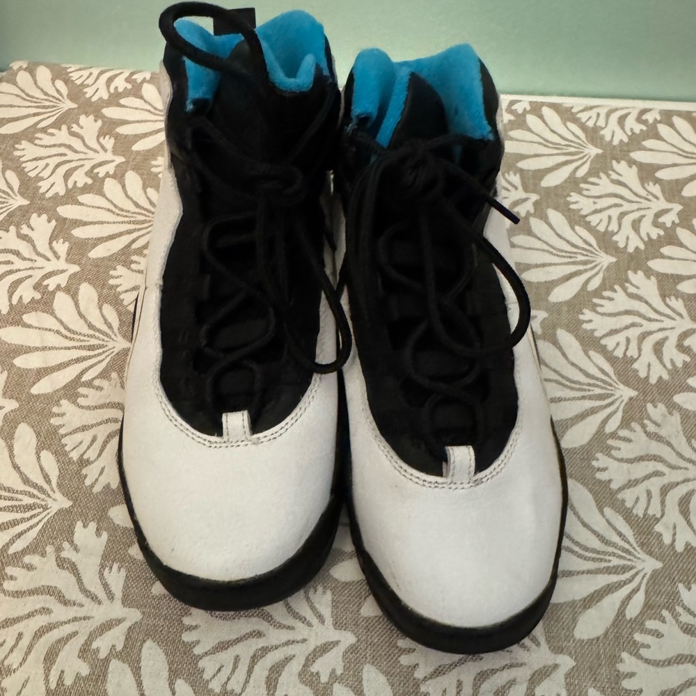 Air Jordan 10.